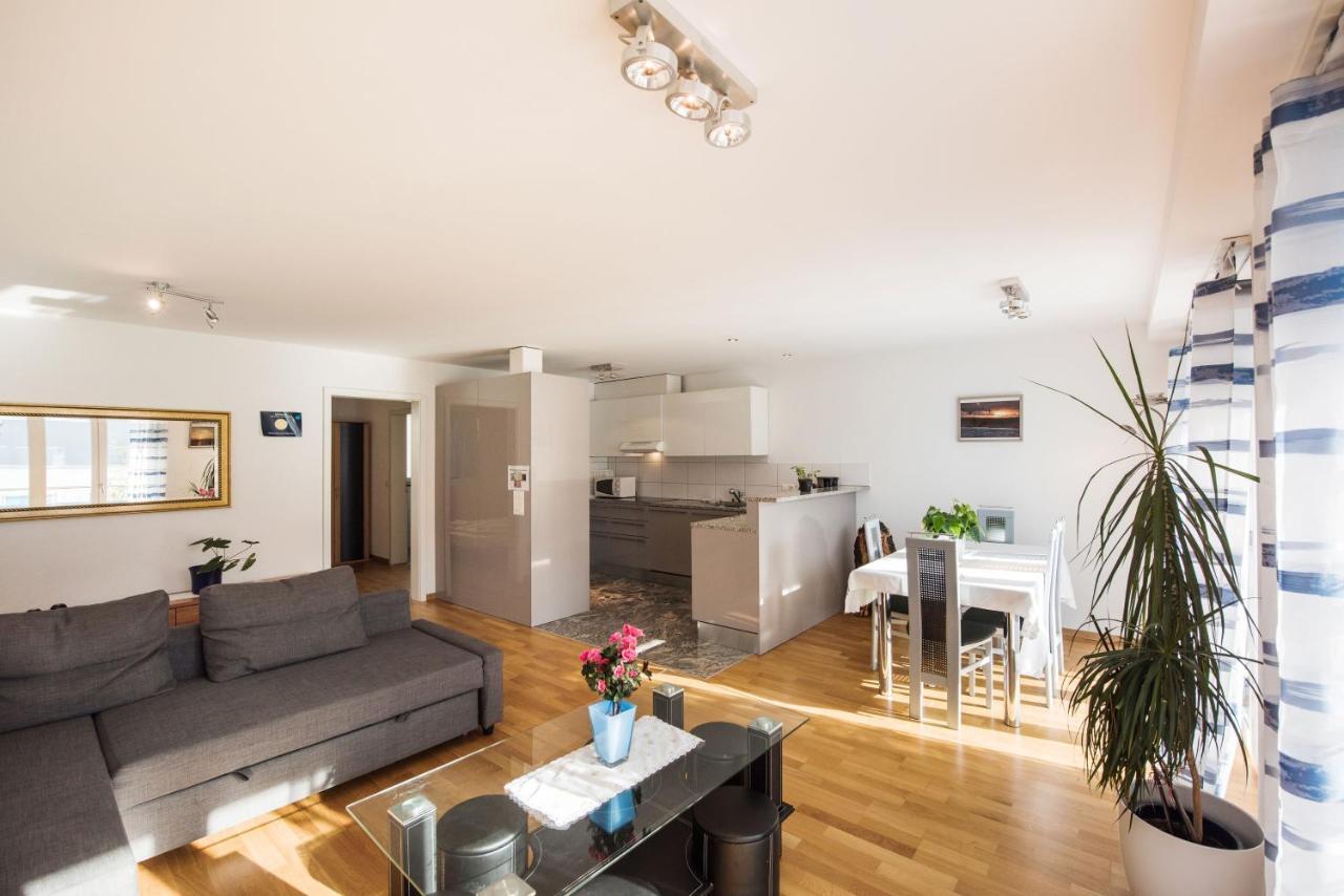 Alpenblick Apartment เบรียนส์ ภายนอก รูปภาพ