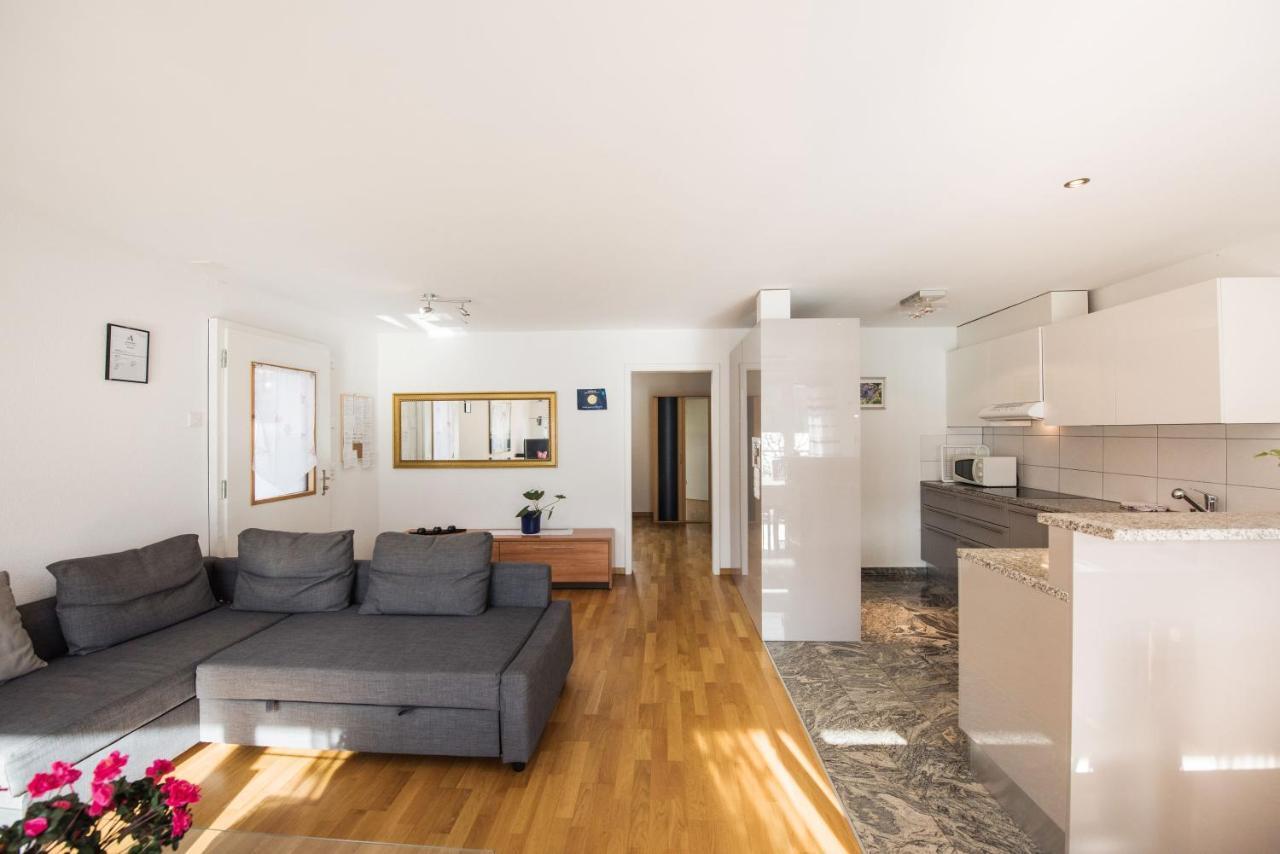 Alpenblick Apartment เบรียนส์ ภายนอก รูปภาพ